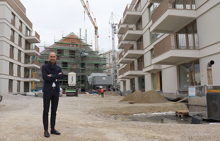 Christian Schulz, Projektleiter "kupa" bei bauwerk auf der Baustelle des Quartier kupa in Pasing (©Foto: Martin Schmitz)