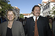 Klaus D. Thannhuber, Geschäftsführer der Schranne, eröffnete mit Gabriele Friedrch, Kommunalreferentin der Landeshauptstadt München, am 5.9.2005 die Schranne (Foto: Ingrid Grossmann)